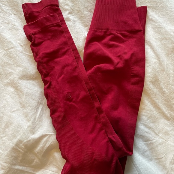 Lululemon ebb to street tight. Size 4-6 - Picture 1 of 1